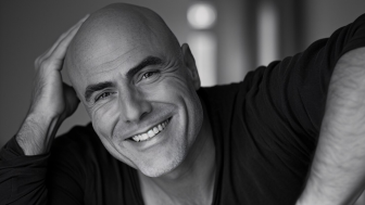 Com uma distribuição inteligente e uma atenção meticulosa aos detalhes, este sobrado oferece o equilíbrio ideal entre elegância e funcionalidade. Os ambientes amplos e iluminados proporcionam um ambiente acolhedor para toda a família, enquanto os espaços de armazenamento bem planejados e as comodidades modernas garantem praticidade e conveniência em cada canto da casa.