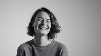 Neste condomínio exclusivo, a vida cotidiana se transforma em uma experiência de resort. Desde piscinas exuberantes até áreas de recreação ao ar livre, cada espaço foi projetado para proporcionar momentos de lazer e descontração. Aqui, você pode se reconectar com a natureza, praticar atividades físicas e desfrutar de momentos preciosos com sua família, tudo isso em um ambiente de paz e tranquilidade.